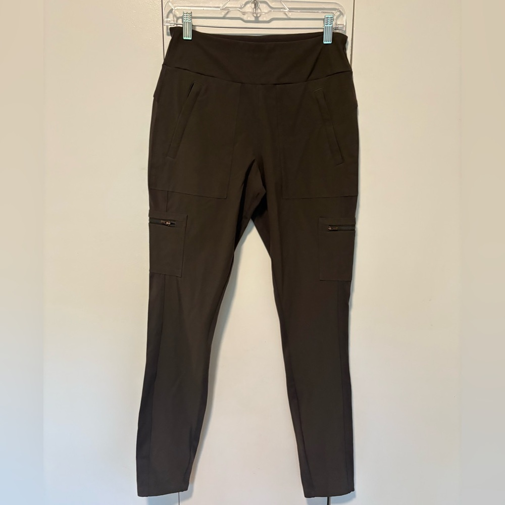 Athleta Headlands Hybrid Cargo Pants Women's 8T Olive Green Zip Pockets Stretch